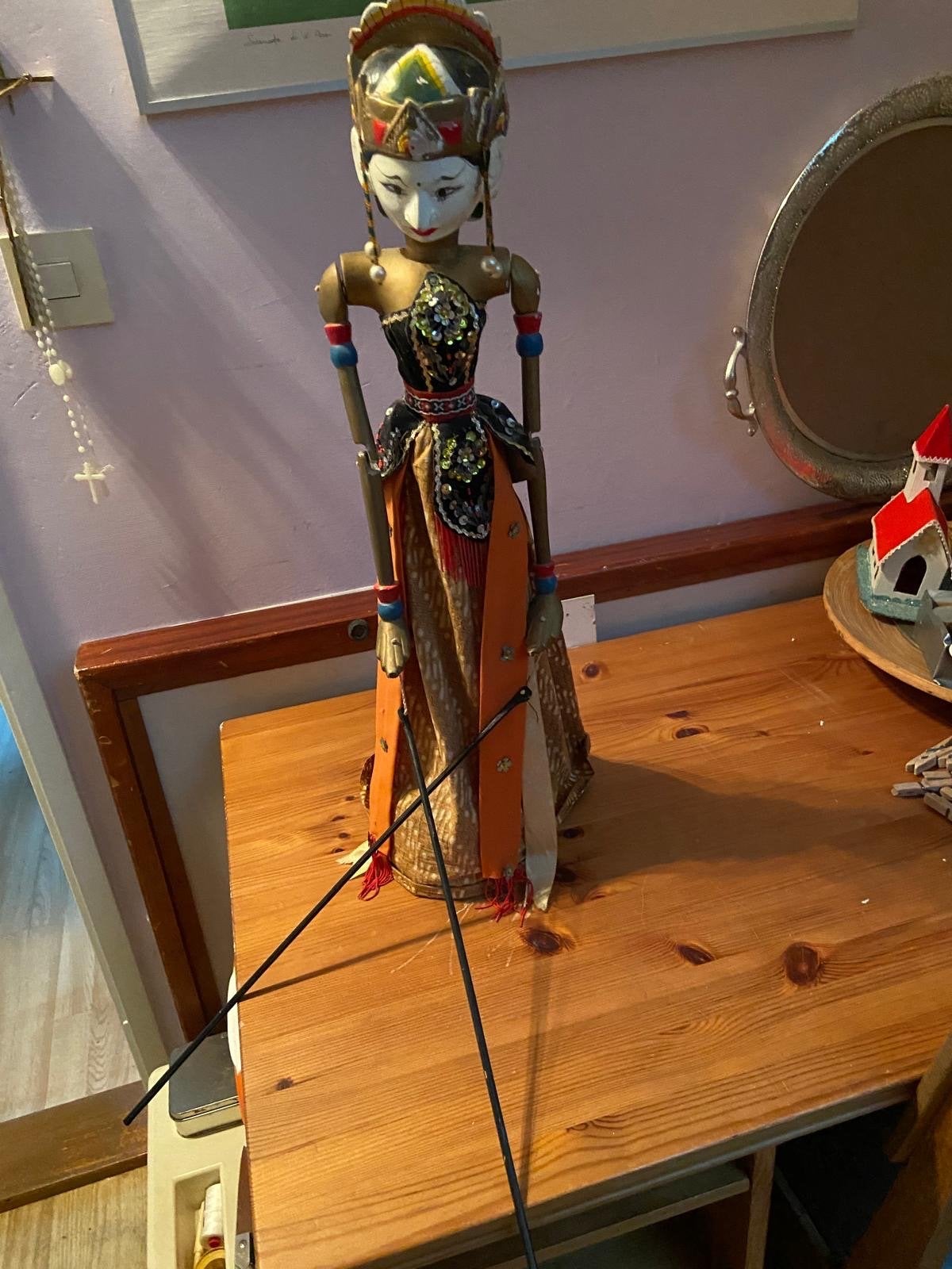 Antieke Wayang Golek pop uit Indonesië, Bruin, Handgemaakt, Indonesië, Pop