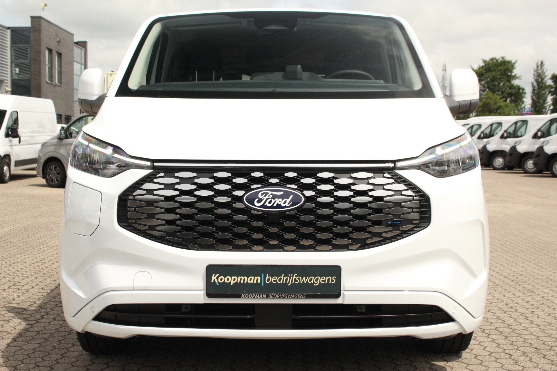 Ford E-Transit Custom 320 L1H1 Kombi | 9 persoons | Limited, Auto's, Automaat, Wit, Origineel Nederlands, 2200 kg