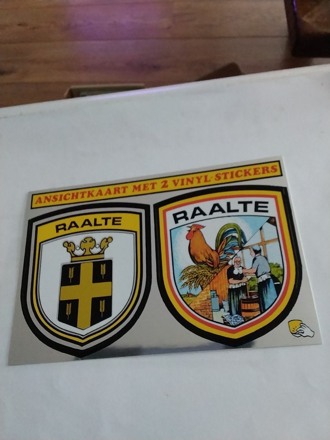 Ansichtkaart met 2 vinyl stickers - Raalte, Verzamelen, Ansichtkaarten | Nederland, Ophalen of Verzenden, 1980 tot heden, Ongelopen