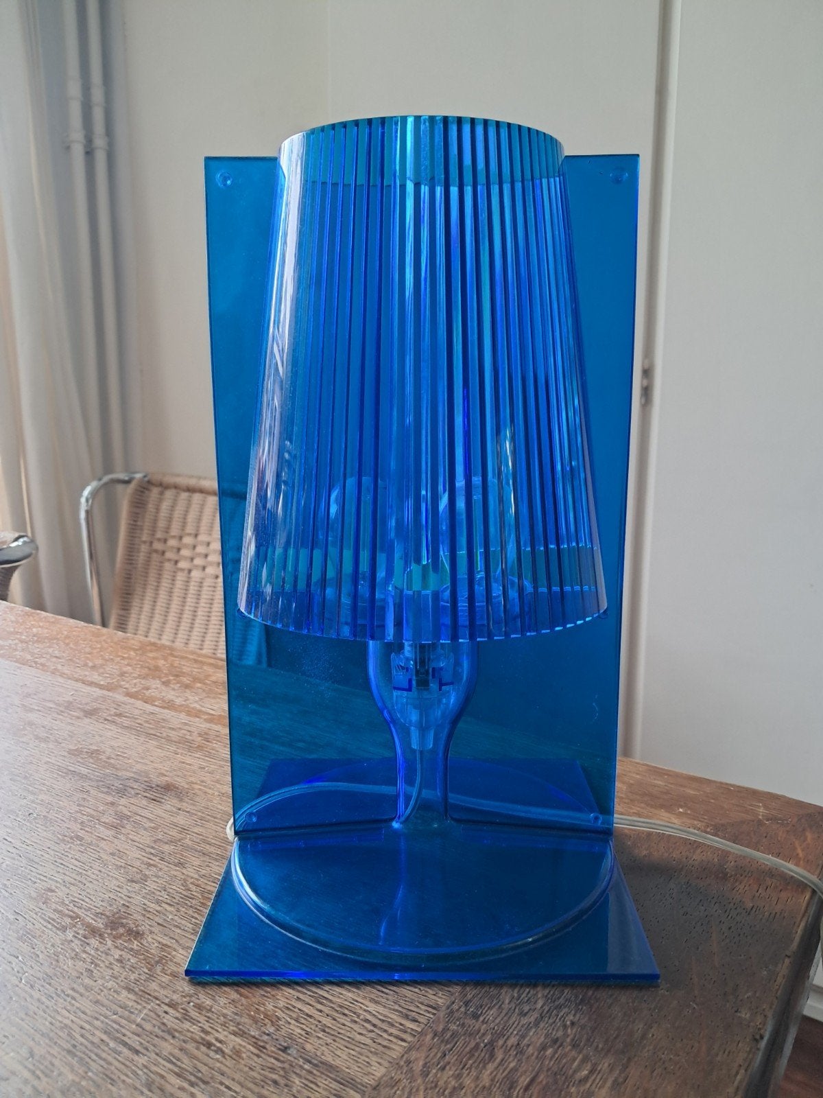 Moderne blauwe tafellamp - Design verlichting Kartell, Blauw, Kunststof, Gebruikt, Met schakelaar