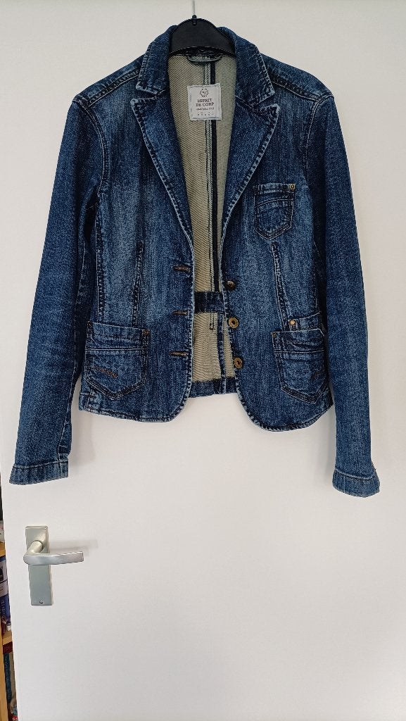 Spijkerjasje van Esprit. Maat 38/40. 3 Knopen als sluiting., Ophalen of Verzenden, Zo goed als nieuw, Maat 38/40 (M), Blauw