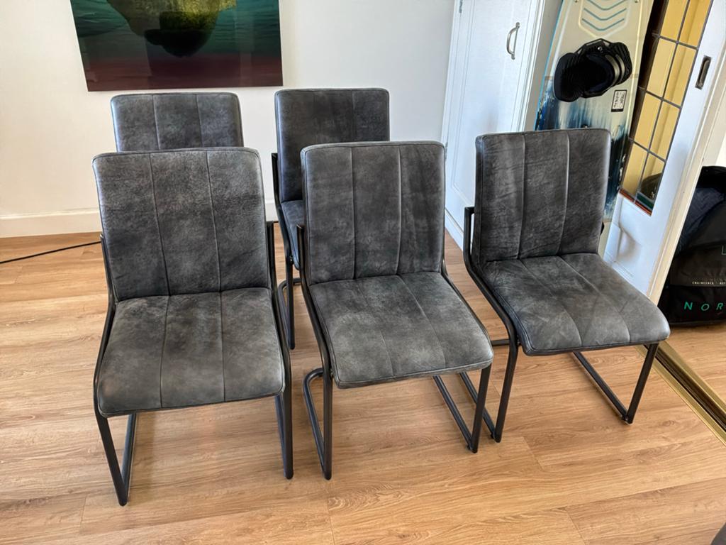 5 eetkamerstoelen - Antraciet leer & zwart frame, Ophalen, Leer, Zo goed als nieuw, Grijs