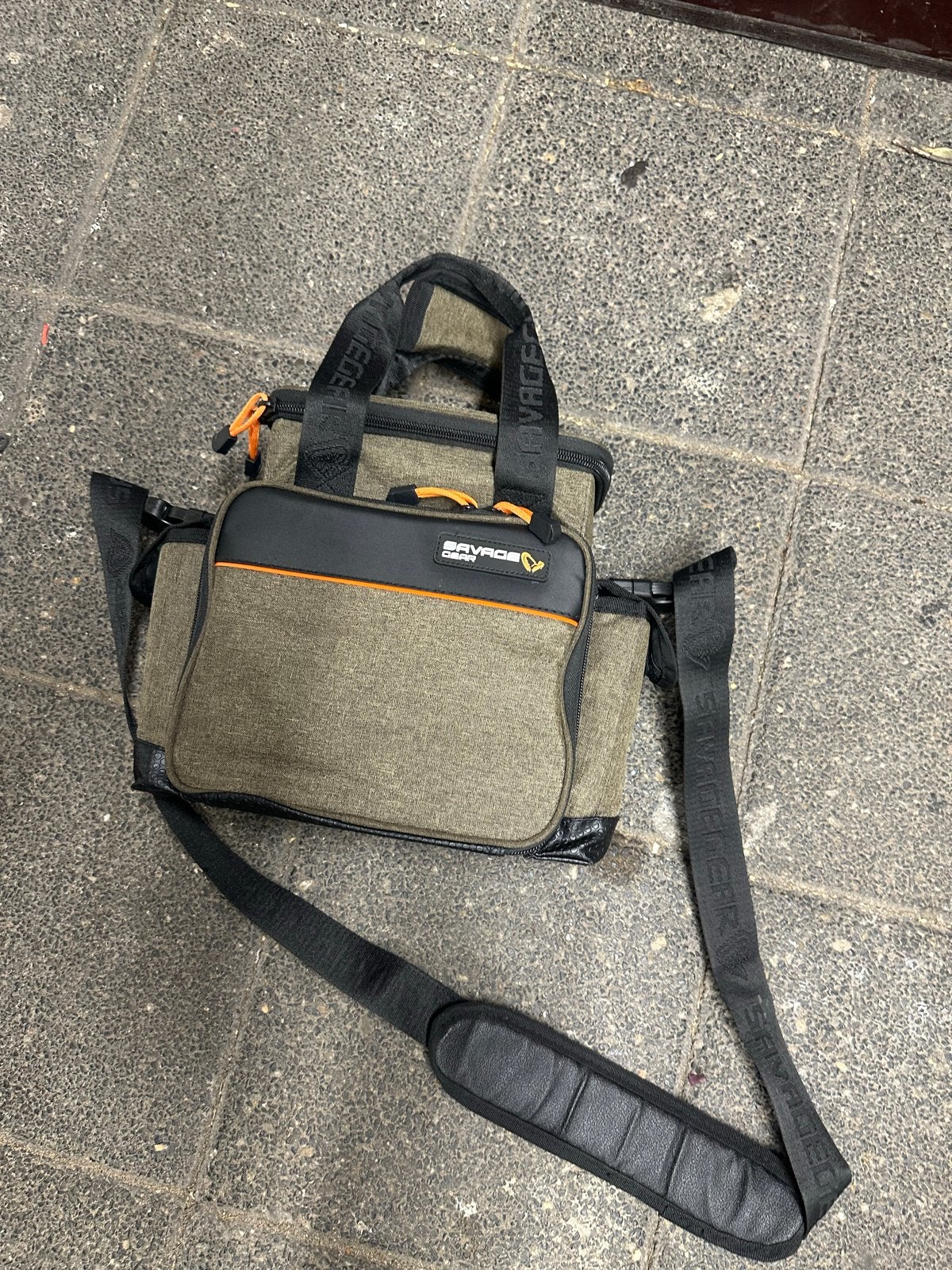 Savage Gear Visgerei Tas met Kunstaas en Accessoires, Ophalen of Verzenden, Zo goed als nieuw, Koffer of Tas