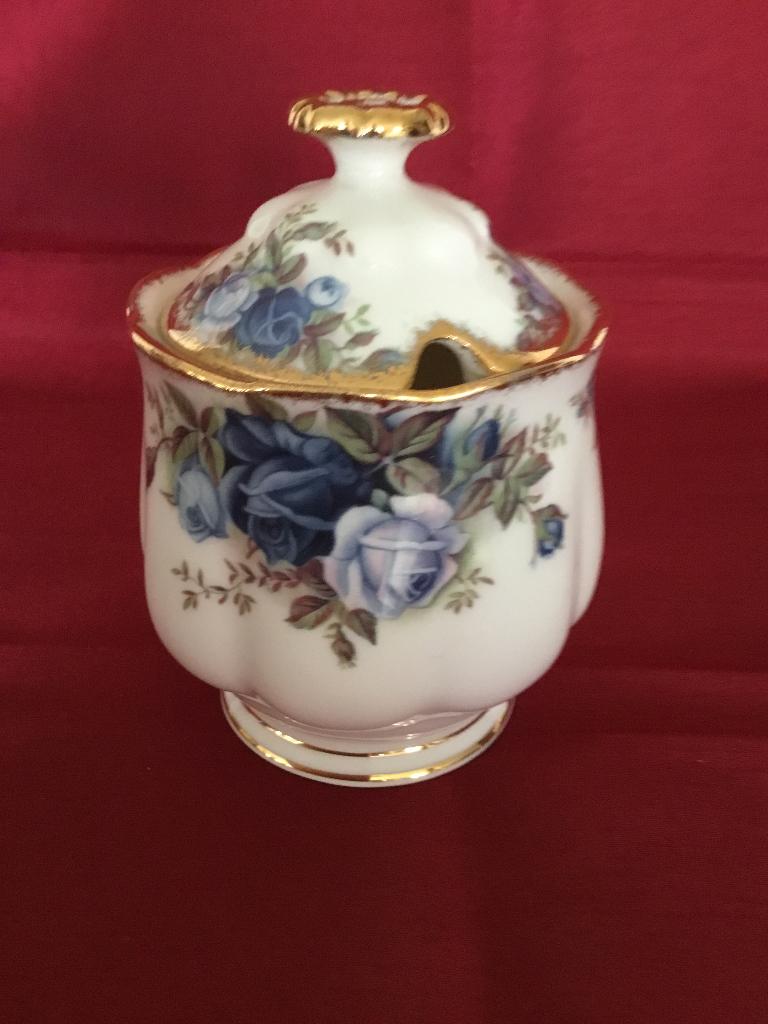 Royal Albert MOONLIGHT ROSE JAM / HAGELSLAG POTJE, Ophalen of Verzenden