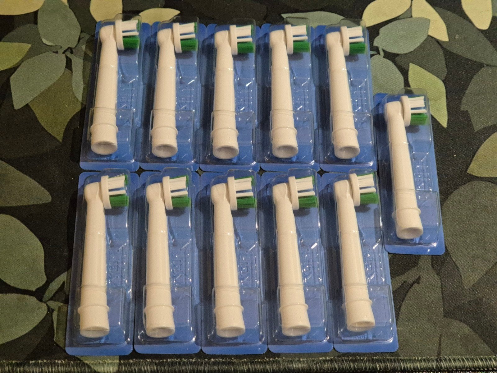 Oral B Pro Toothbrush Heads - 11 pieces, Ophalen of Verzenden, Nieuw, Opzetborstel
