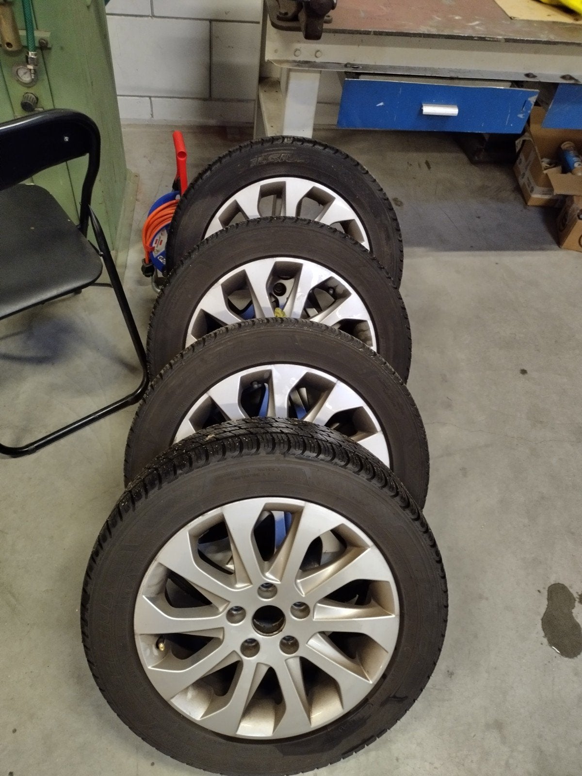 Seat Leon st 2014 velgen met banden., Auto-onderdelen, Banden en Velgen, Ophalen, 205 mm, All Season, Band(en)