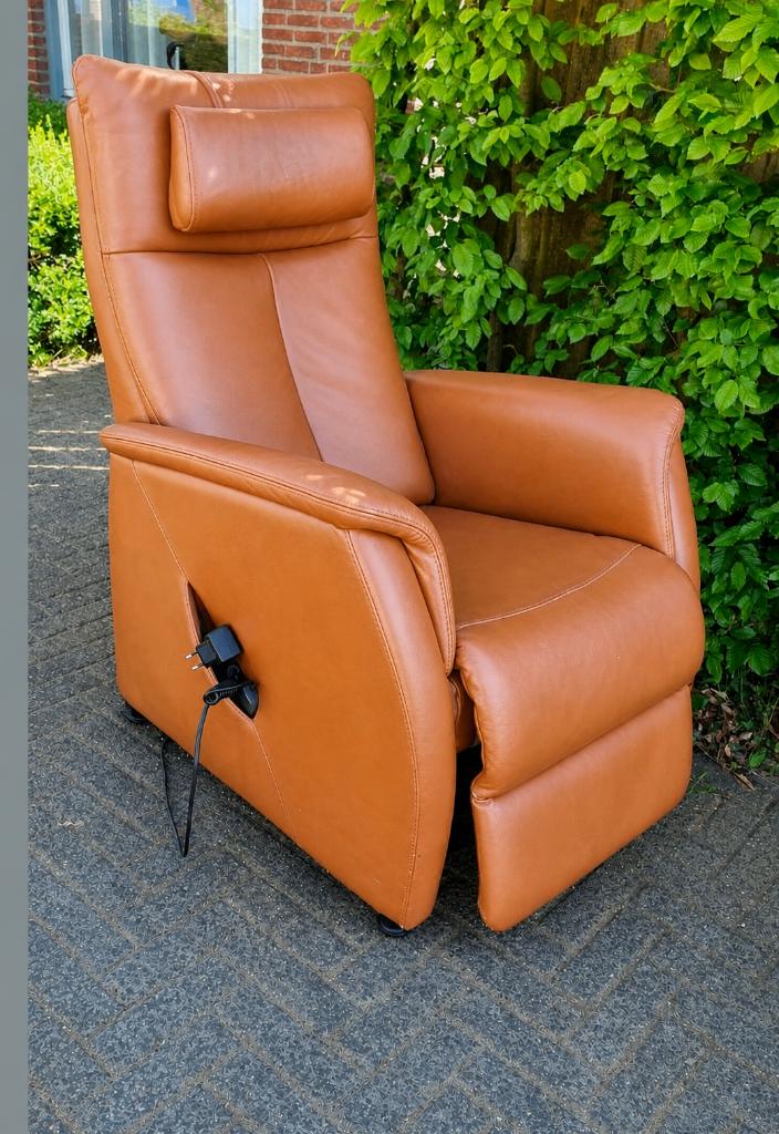 Elektrische sta-op stoel - Comfortabel Prominent ZGAN, Modern, Comfort sta op stoel, Ophalen of Verzenden, Zo goed als nieuw, 75 tot 100 cm