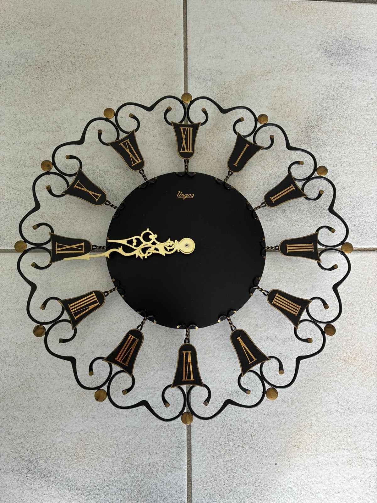 Urgos Wandklok, Huis en Inrichting, Vintage, Analoog, Ophalen of Verzenden, Zwart