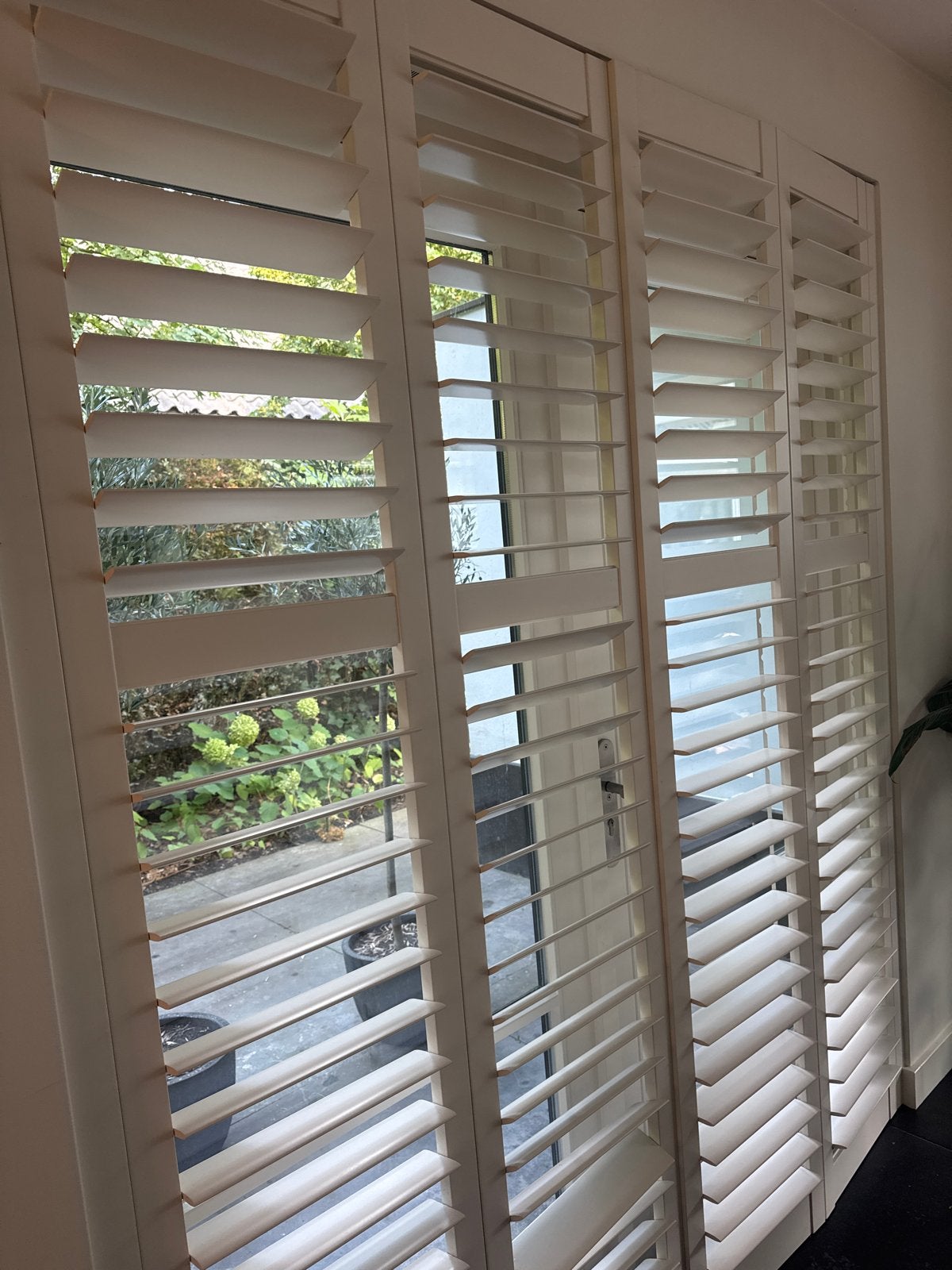 Witte Shutters - Elegant en Functioneel, Wit, Ophalen of Verzenden, Shutter, Lichtdoorlatend
