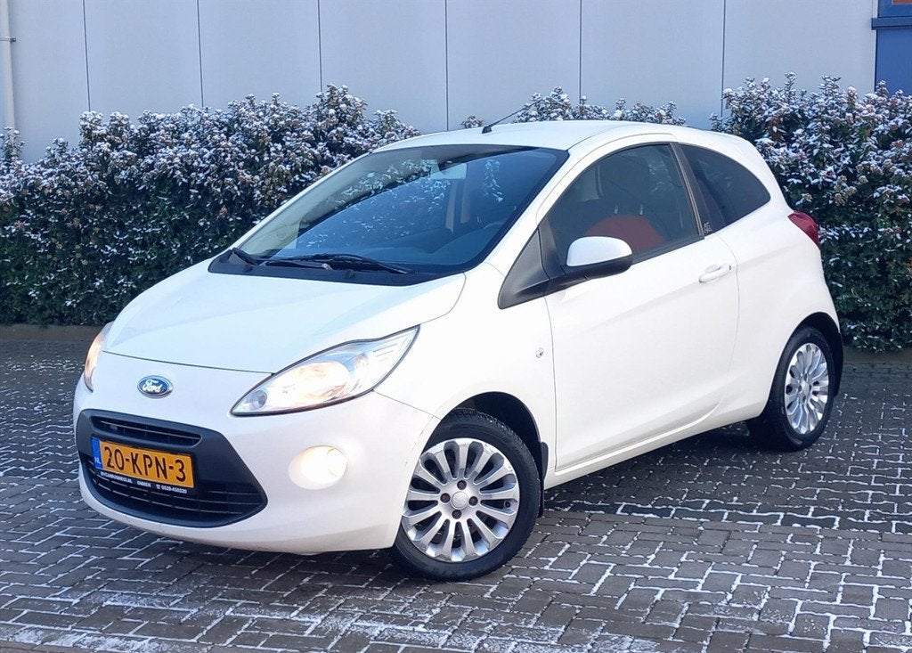 FORD Ka 1.2 51KW 2009 Titanium, Auto's, Gebruikt, 4 cilinders, 4 stoelen, Wit