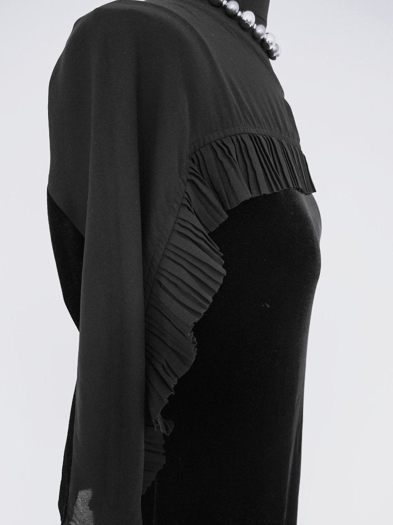 Taifun - prachtige zwarte fluwel jurk met crepe - 40, Kleding | Dames, Verzenden, Zwart, Maat 42/44 (L), Cocktailjurk