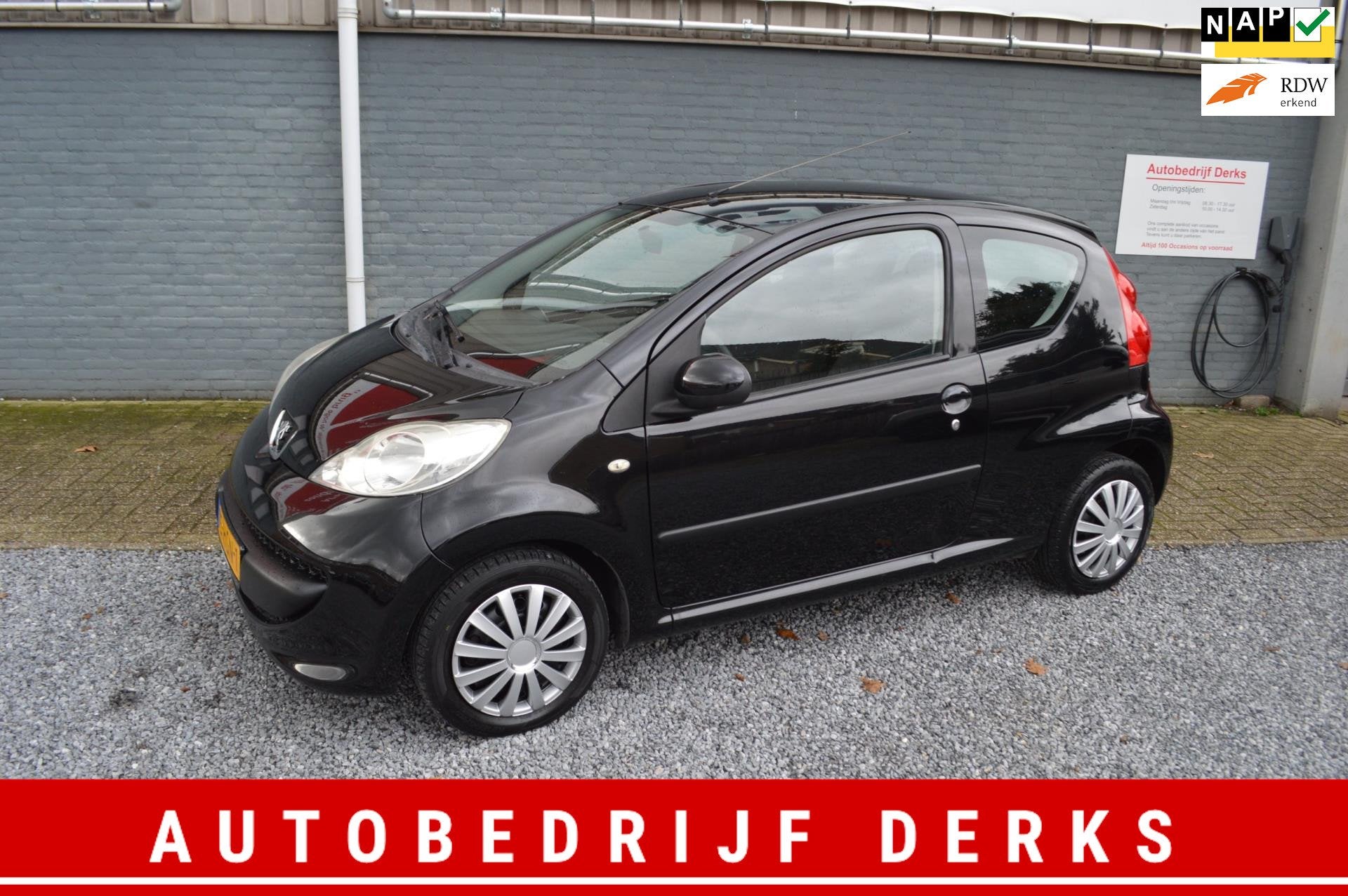 Peugeot 107 1.0-12V XS Airco Stuurbekrachtiging Jaar Garanti, Voorwielaandrijving, Stof, Gebruikt, 4 stoelen