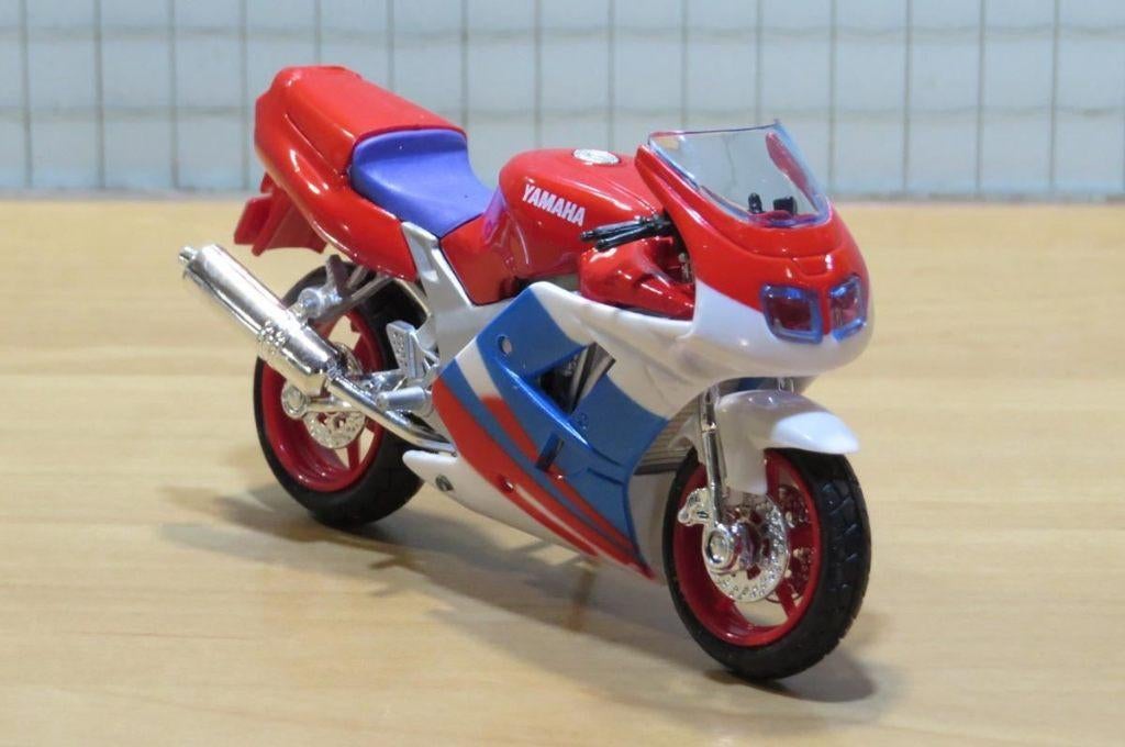 Yamaha FZR600 1:18 blister, Maisto, May Cheong Group France S.A.S., Nieuw, Ophalen of Verzenden