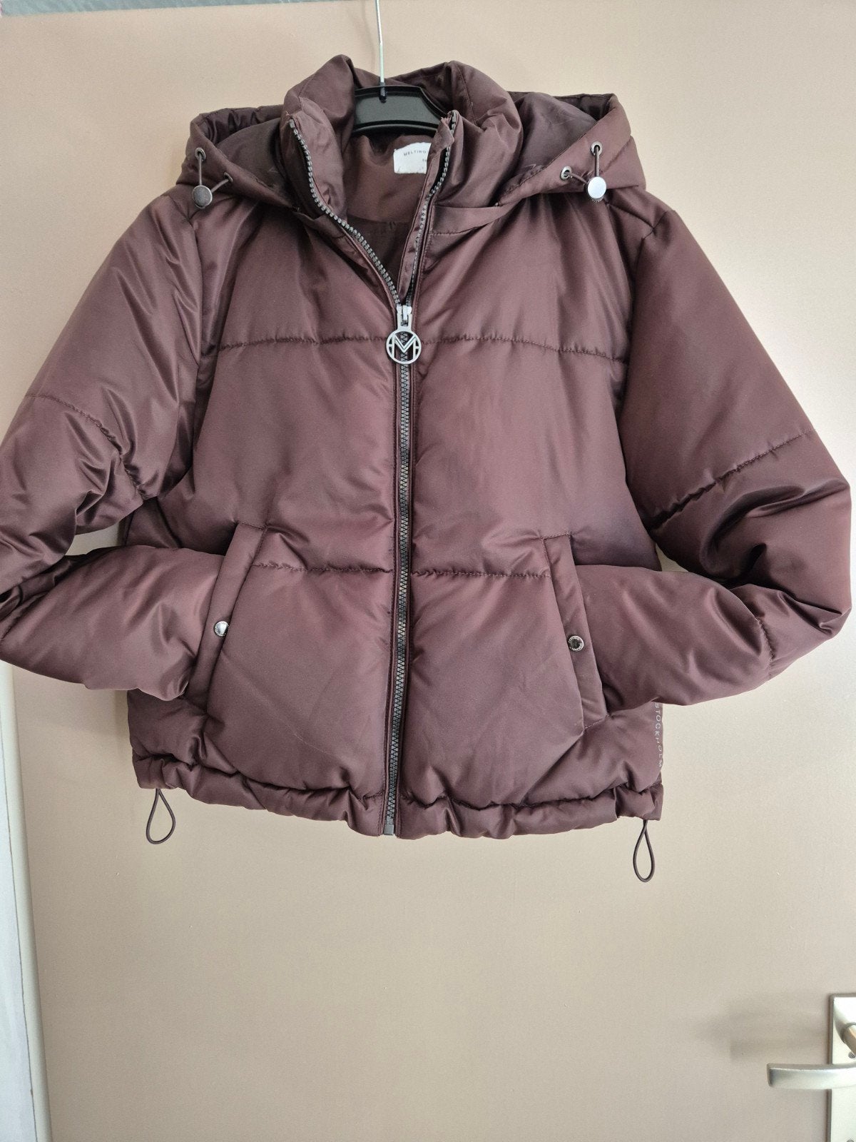 Melting Stockholm Pufferjack - Maat S, Kleding | Dames, Jassen | Winter, Bruin, Ophalen of Verzenden, Zo goed als nieuw, Maat 36 (S)