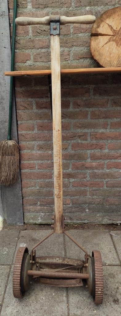 Oude grasmaaier, Ophalen