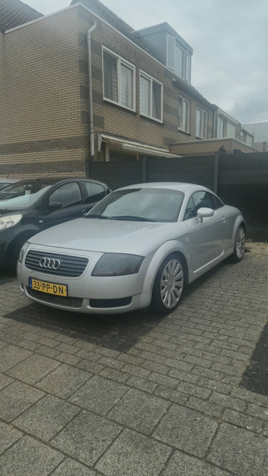 Audi TT 1.8 T Coupe 132KW 1998 Grijs, Auto's, Voorwielaandrijving, TT, 4 cilinders, Leder en Stof