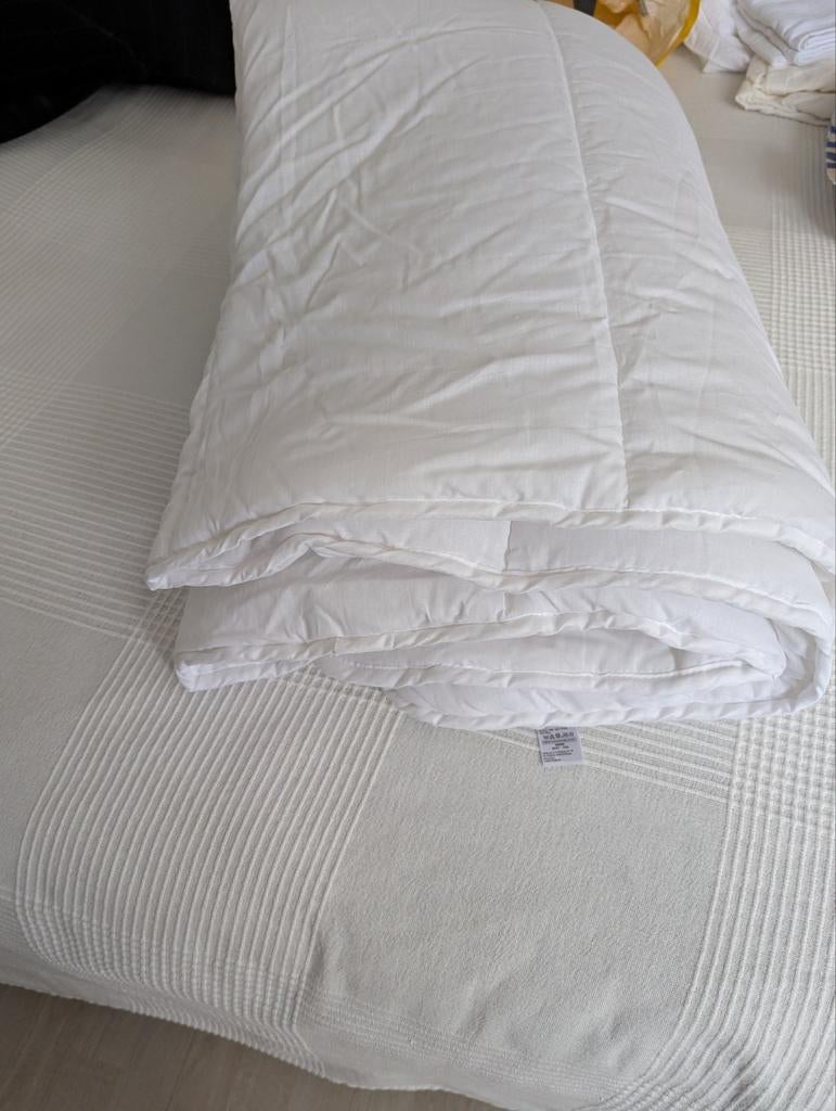 Peuter dekbed helemaal nieuw 120x150 met 2 Hema overtrekken, Jongetje of Meisje, Wit, Nieuw, Ophalen of Verzenden