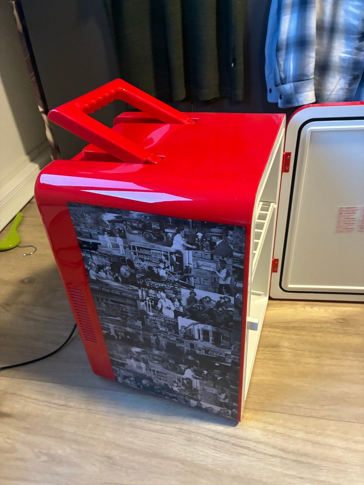 Coca-Cola Mini Koelkast, Ophalen, Zonder vriesvak, Minder dan 45 cm, Minder dan 85 cm