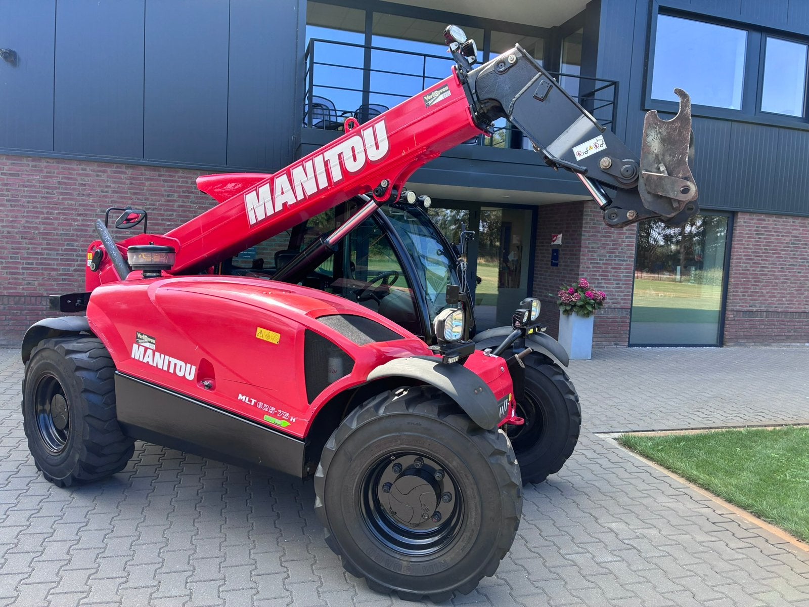 Manitou MLT 625-75 & SLT420B Twisco & Case IH 745 XL, 80 tot 120 Pk, Gebruikt, Meer dan 10000, Ophalen