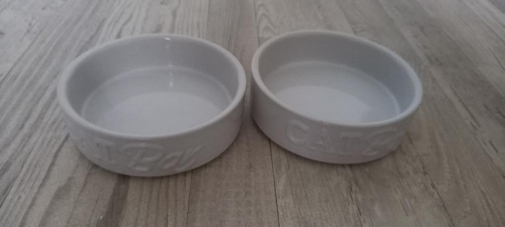 1 of 2x Riviera Maison kattenvoerbakken, Ophalen, Zo goed als nieuw