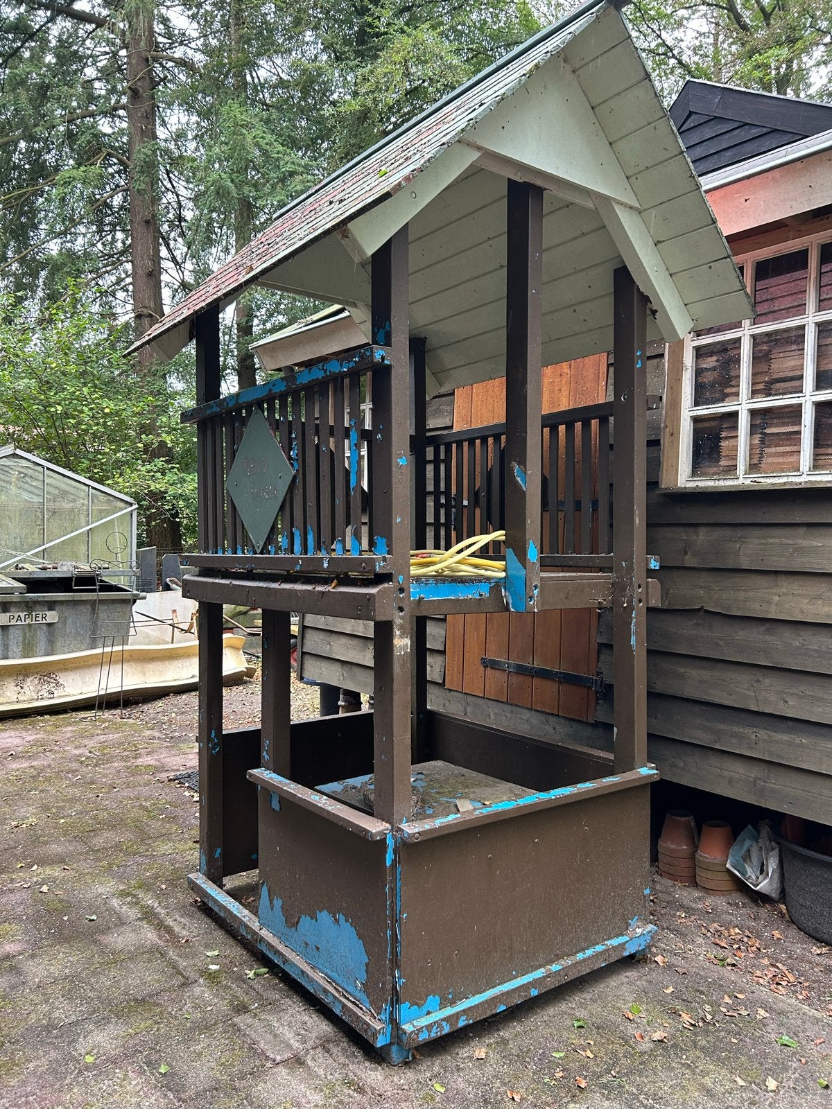 Speelhuisje met trap en glijbaan, Ophalen, Gebruikt, Hout