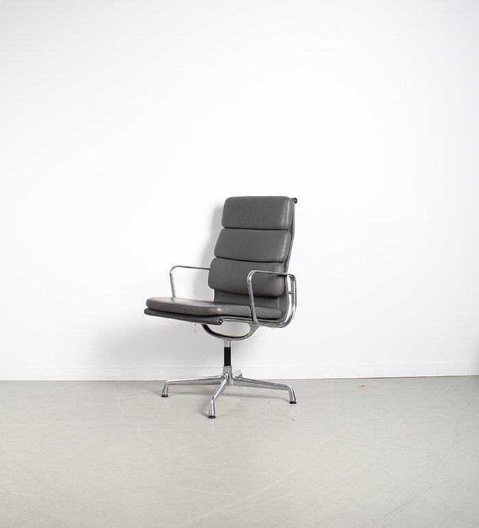 3x Vitra Eames EA112 Fauteuil Softpad Grijs Leer – Alu, Niet ingevuld, Minder dan 75 cm, Niet ingevuld, Ophalen of Verzenden