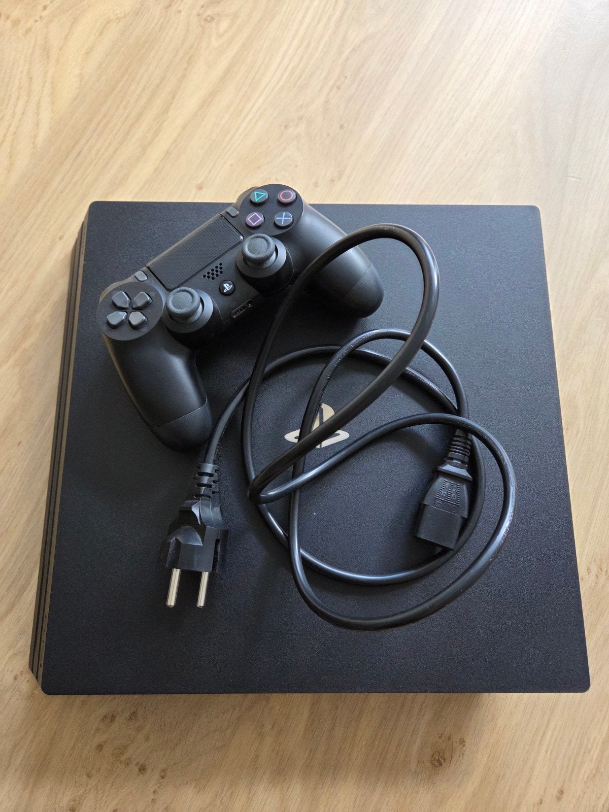 Play Station 4 Pro 1TB + controller - gereinigt, Ophalen, Gebruikt, 1 TB, Met 1 controller