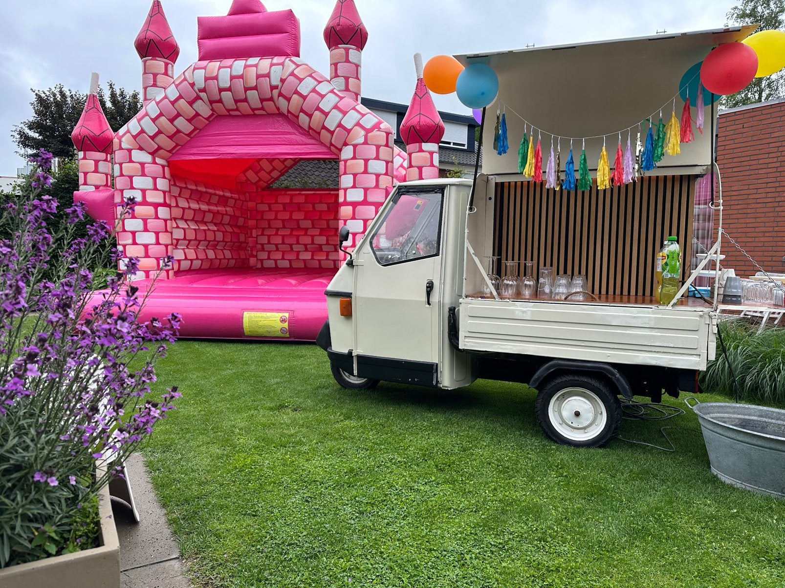 Te huur: Piaggio ape food-truck evt met pizzaoven, Ophalen, Gebruikt, Maximaal 25 km/u