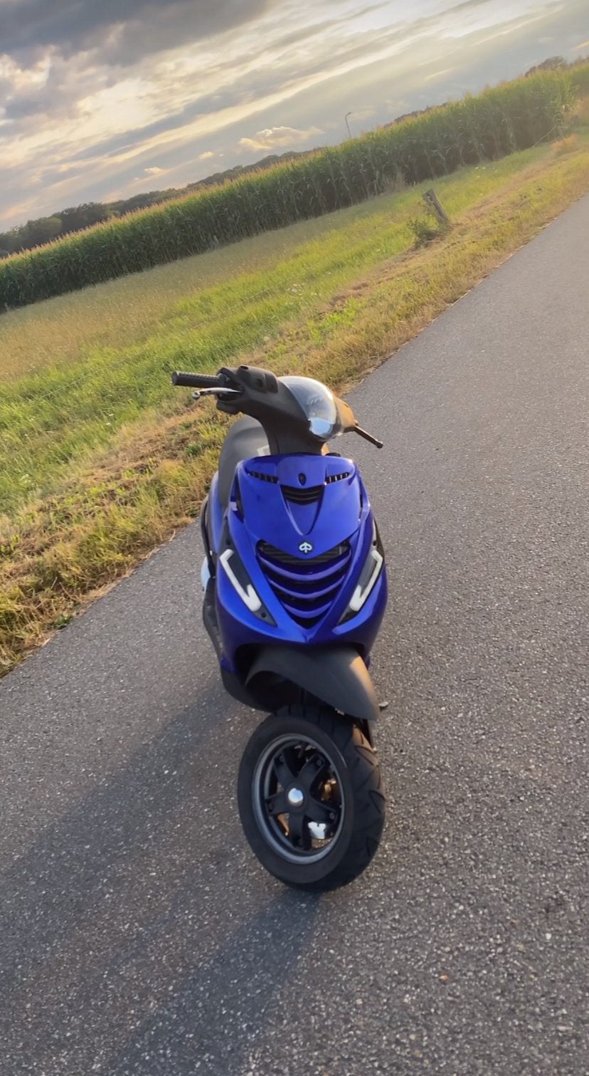 Piaggio zip sp h2o, Fietsen en Brommers, Scooters | Piaggio, Zo goed als nieuw, Zip, Benzine, Ophalen of Verzenden
