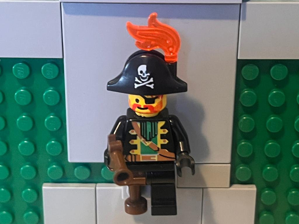 Lego minifiguur piraten kapitein roodbaard, Ophalen of Verzenden, Zo goed als nieuw
