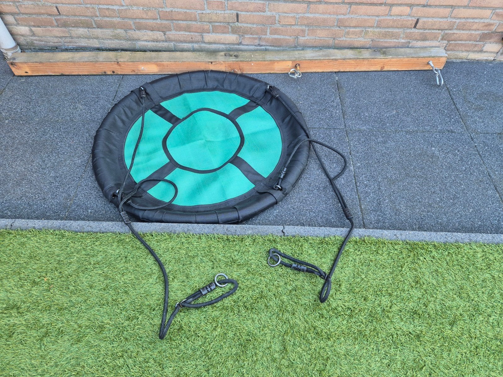 Nest schommel met óf zonder balk met bevestigingshaken, Ophalen, Zo goed als nieuw, Schommel