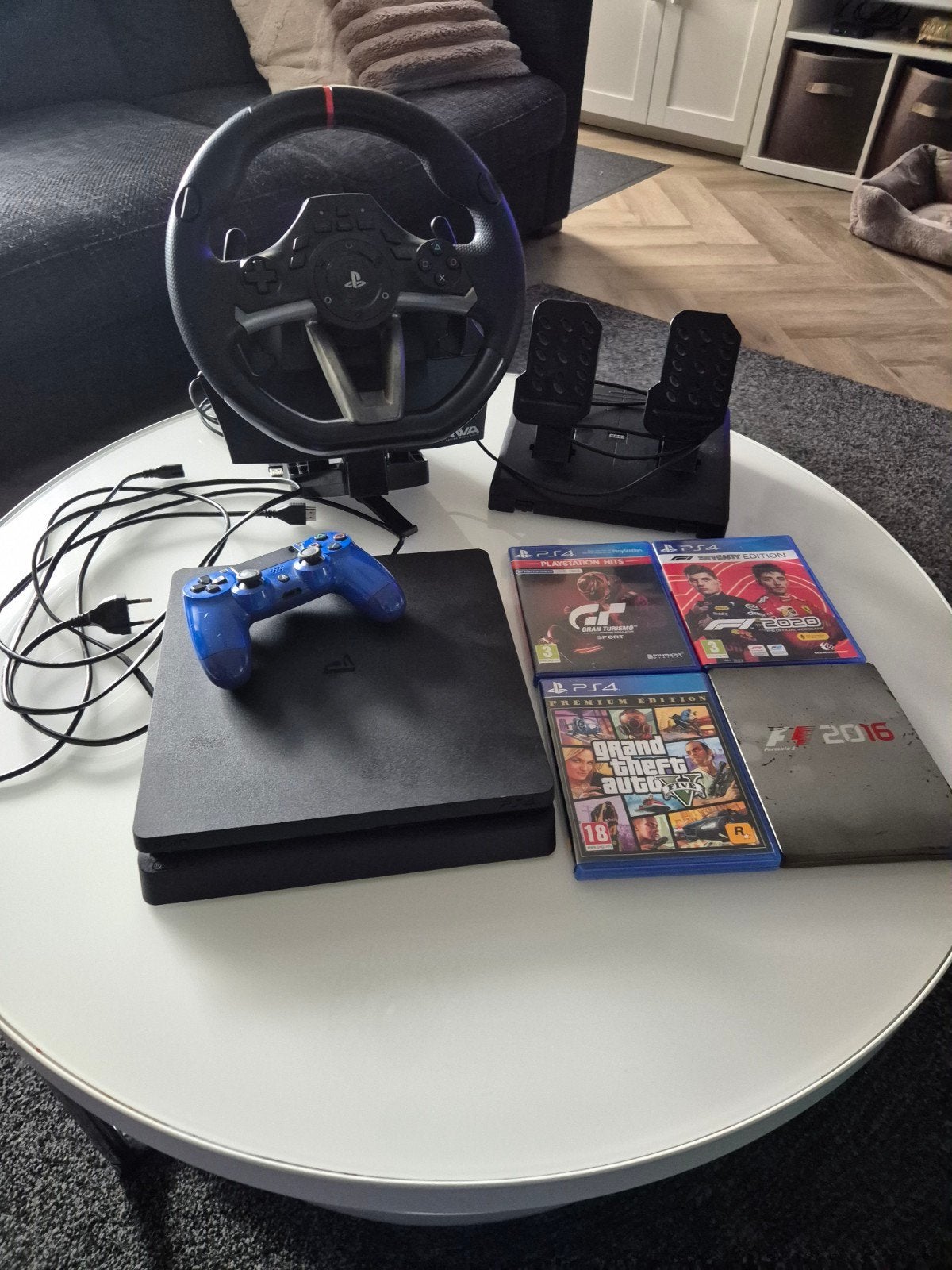 PLAYSTATION SLIM MET ASSESSORES, Ophalen, Met 1 controller, Slim, Met games