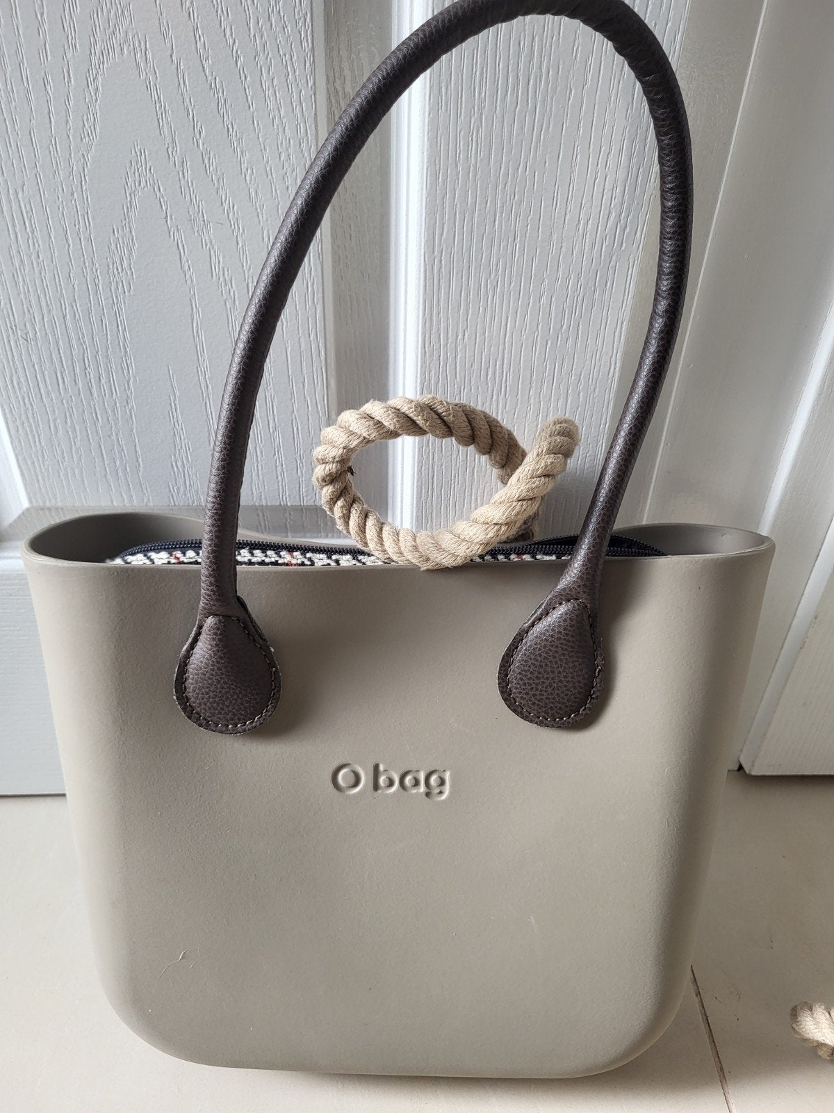 Stijlvolle O-bag handtas, Sieraden, Tassen en Uiterlijk, Tassen | Damestassen, Ophalen, Bruin, Handtas