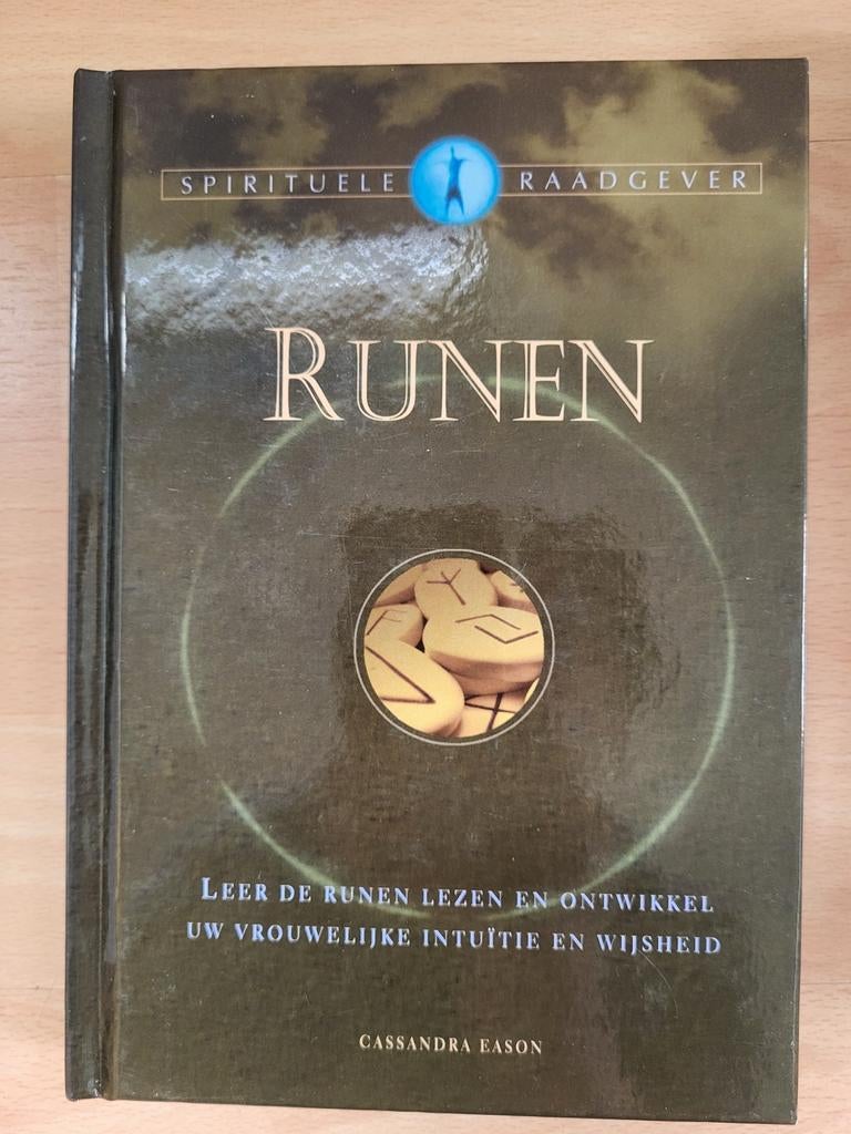 Spirituele Raadgever: Runen, Boeken, Ophalen of Verzenden, Zo goed als nieuw, Spiritualiteit algemeen, Achtergrond en Informatie