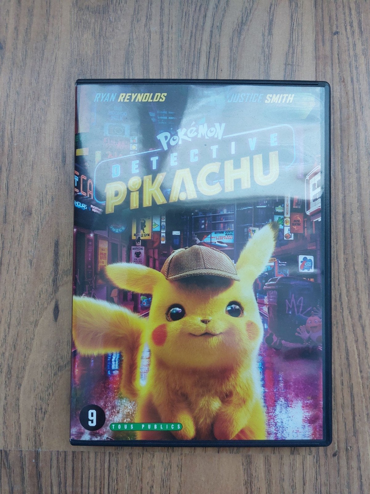 Detective Pikachu Pokémon DVD + promokaarten, Ophalen of Verzenden, Zo goed als nieuw, Meerdere kaarten
