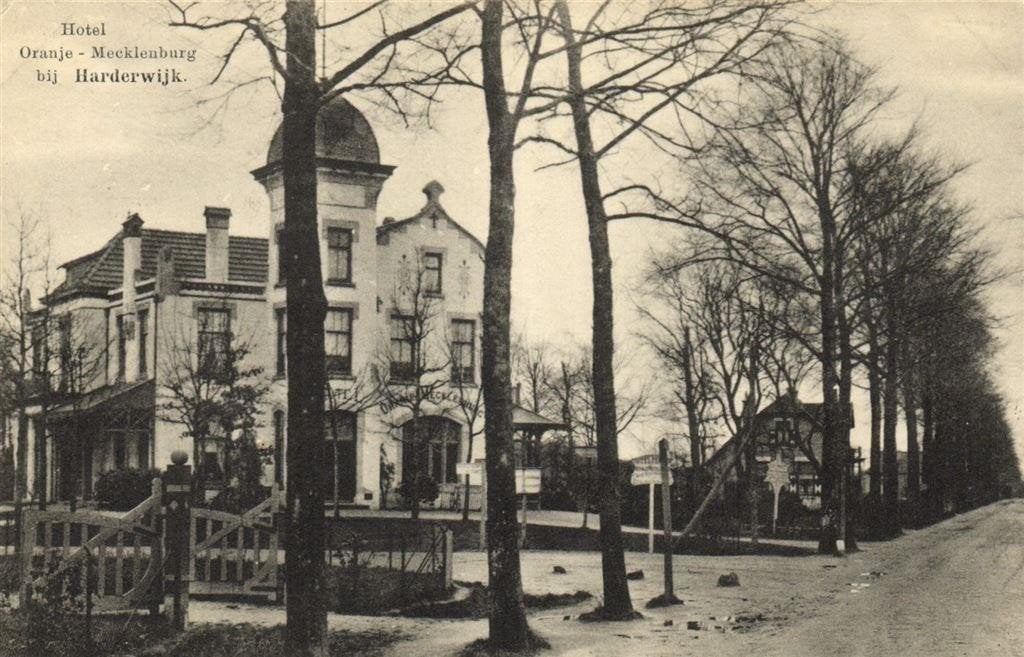 Hotel Oranje-Mecklenburg bij Harderwijk - ongelopen, Ophalen of Verzenden, 1920 tot 1940, Ongelopen, Gelderland