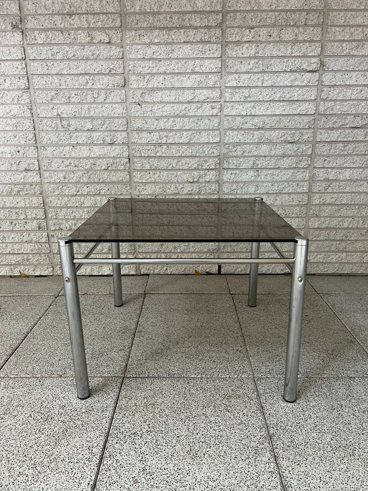 Sleek Jaren '70 Mid-Century Modern Bijzettafel Chroom/Glas, Huis en Inrichting, Tafels | Bijzettafels, Ophalen, Minder dan 45 cm