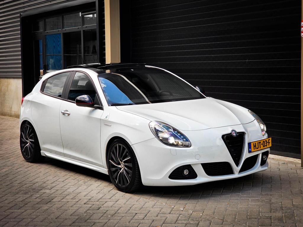 Alfa Romeo Giulietta 1.7TBi Quadrifoglio Verde | PANO | BOSE, Auto's, Euro 5, Gebruikt, 1295 kg, 4 cilinders
