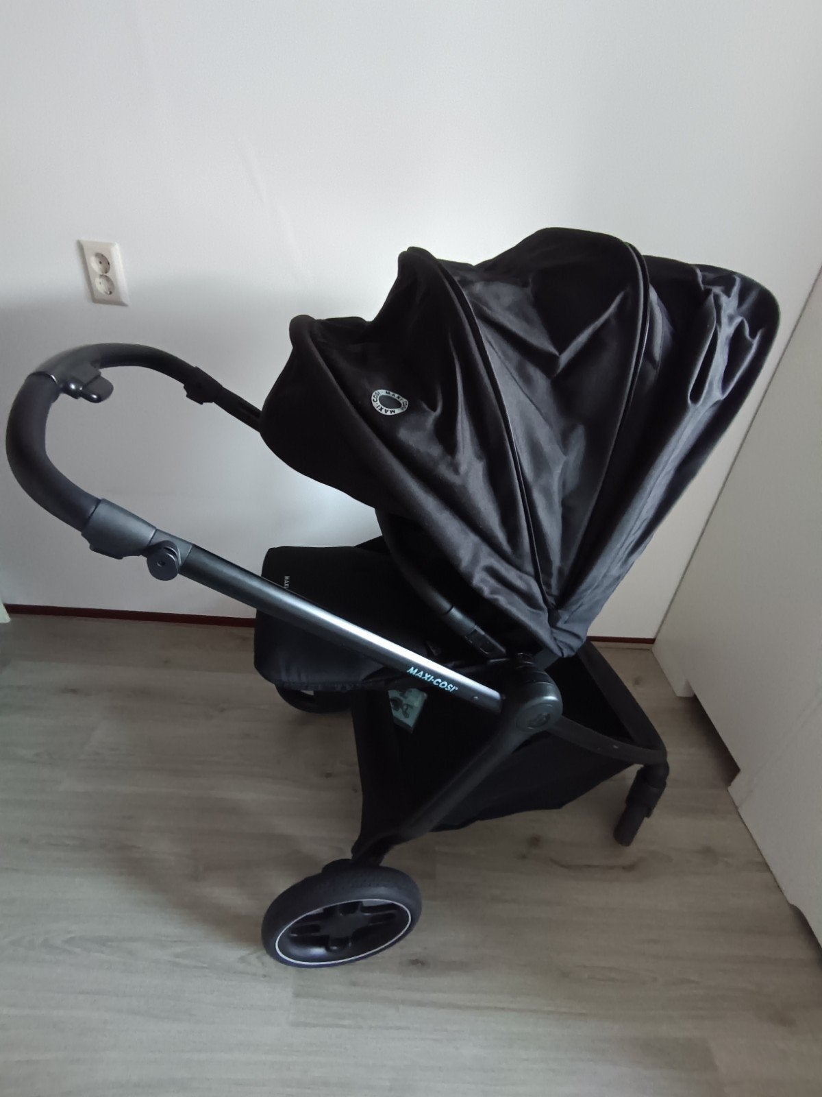 Maxi Cosi Essentieel Black kinderwagen compleet, Ophalen, Zo goed als nieuw, Met reiswieg