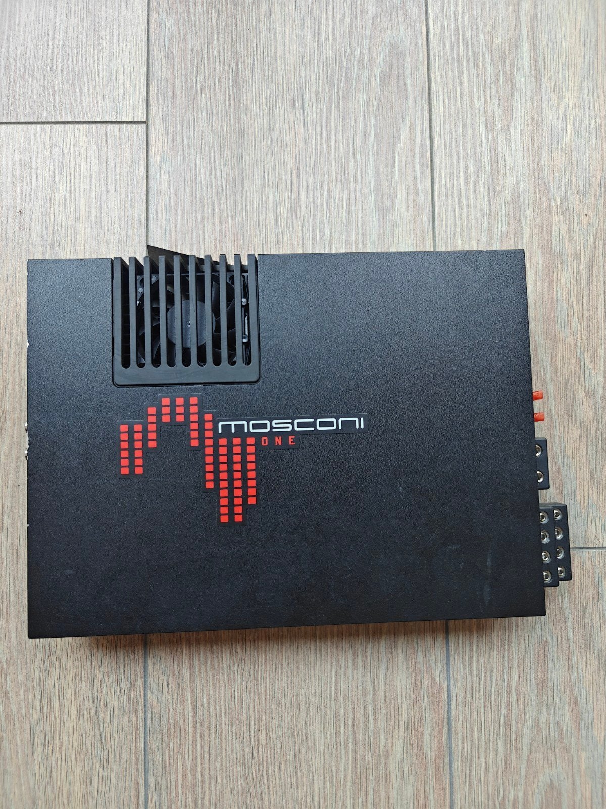 Mosconi Gladen One 130.4 viervoudige auto versterker, Ophalen, Gebruikt, Universele onderdelen