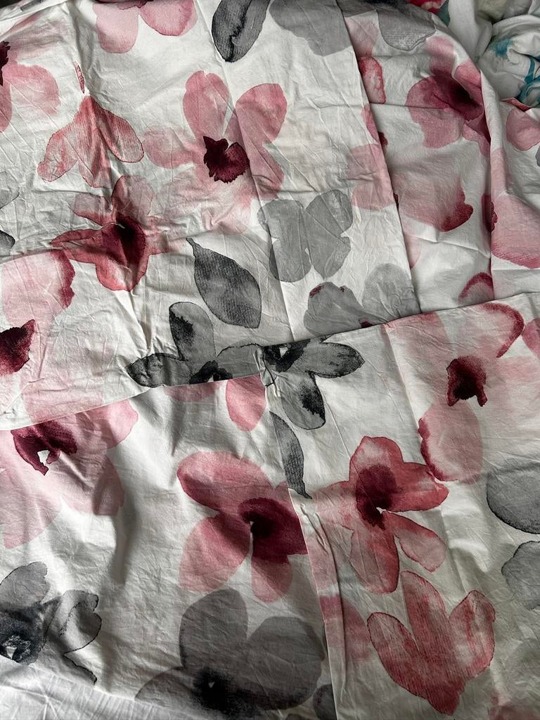 Dekbedovertrek met bloemenprint van Ikea.Lappnycklar.240x220, Verzenden, Dekbedovertrek, Tweepersoons, Zo goed als nieuw