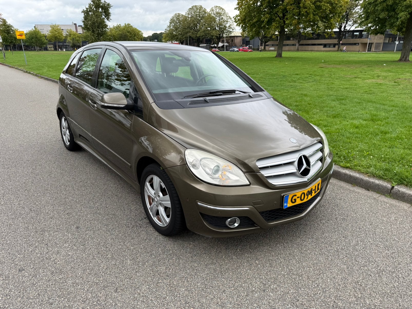 Mercedes-Benz B-Klasse 2.0 B200 5DRS CVT 2008 Bruin, Zwart, 4 cilinders, 14 km/l, Particulier