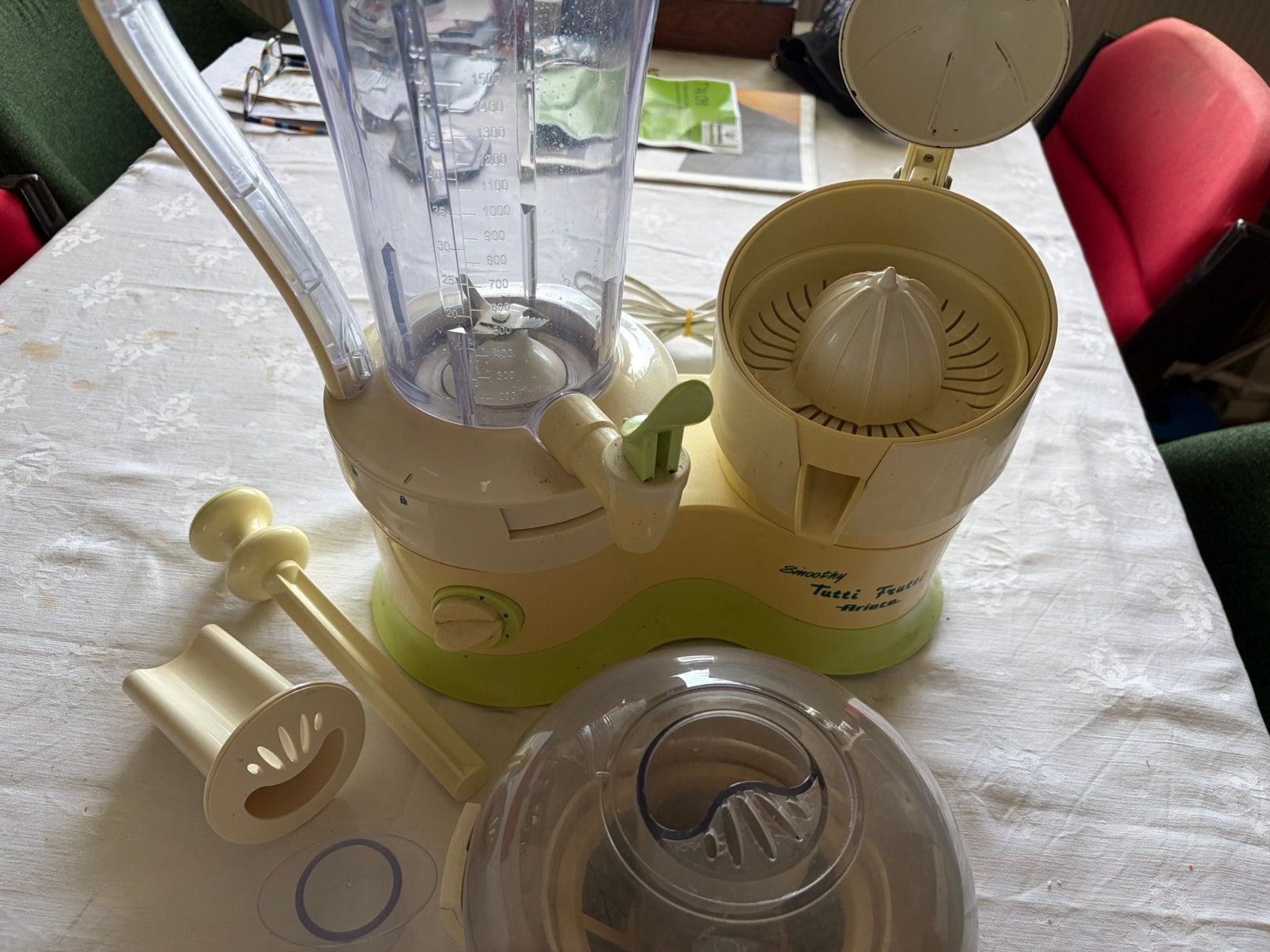 Goed werkende fruitpers blender sap pers, Ophalen, Zo goed als nieuw, Elektrisch, Sapcentrifuge