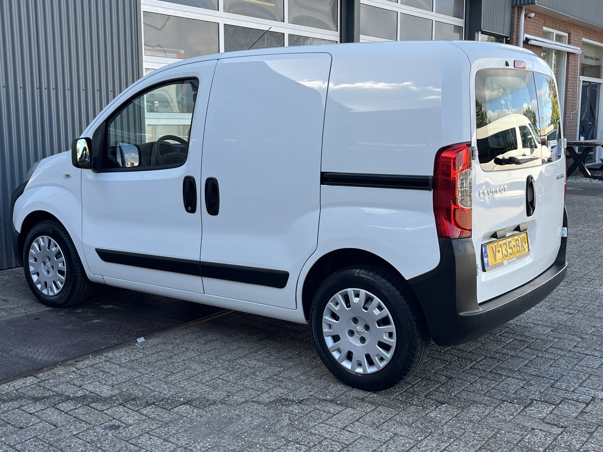 Peugeot Bipper 1.3 BlueHDi XT Profit + 35.000km NAP Automaat, Auto's, Stof, Gebruikt, 4 cilinders, Wit
