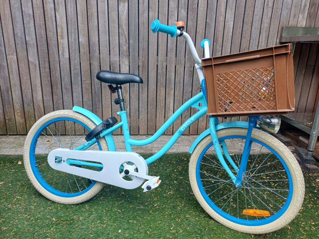 Kinderfiets 2Cycle met mand - Lichtblauw, 20 inch, Ophalen, Terugtraprem, Gebruikt, 2Cycle