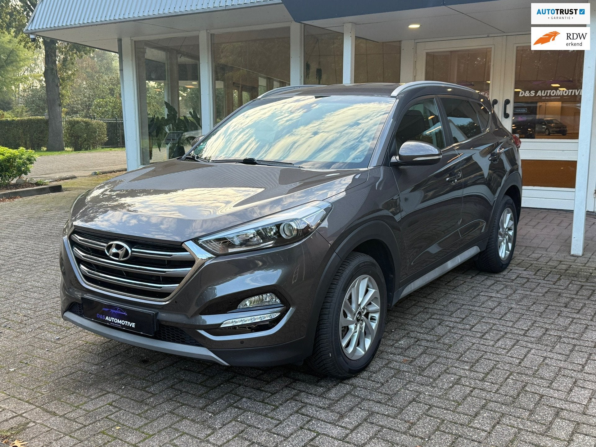 Hyundai Tucson 1.6 GDi Comfort CAMERA/CARPLAY/FULL OPTION, Auto's, Voorwielaandrijving, Gebruikt, 4 cilinders, Bruin
