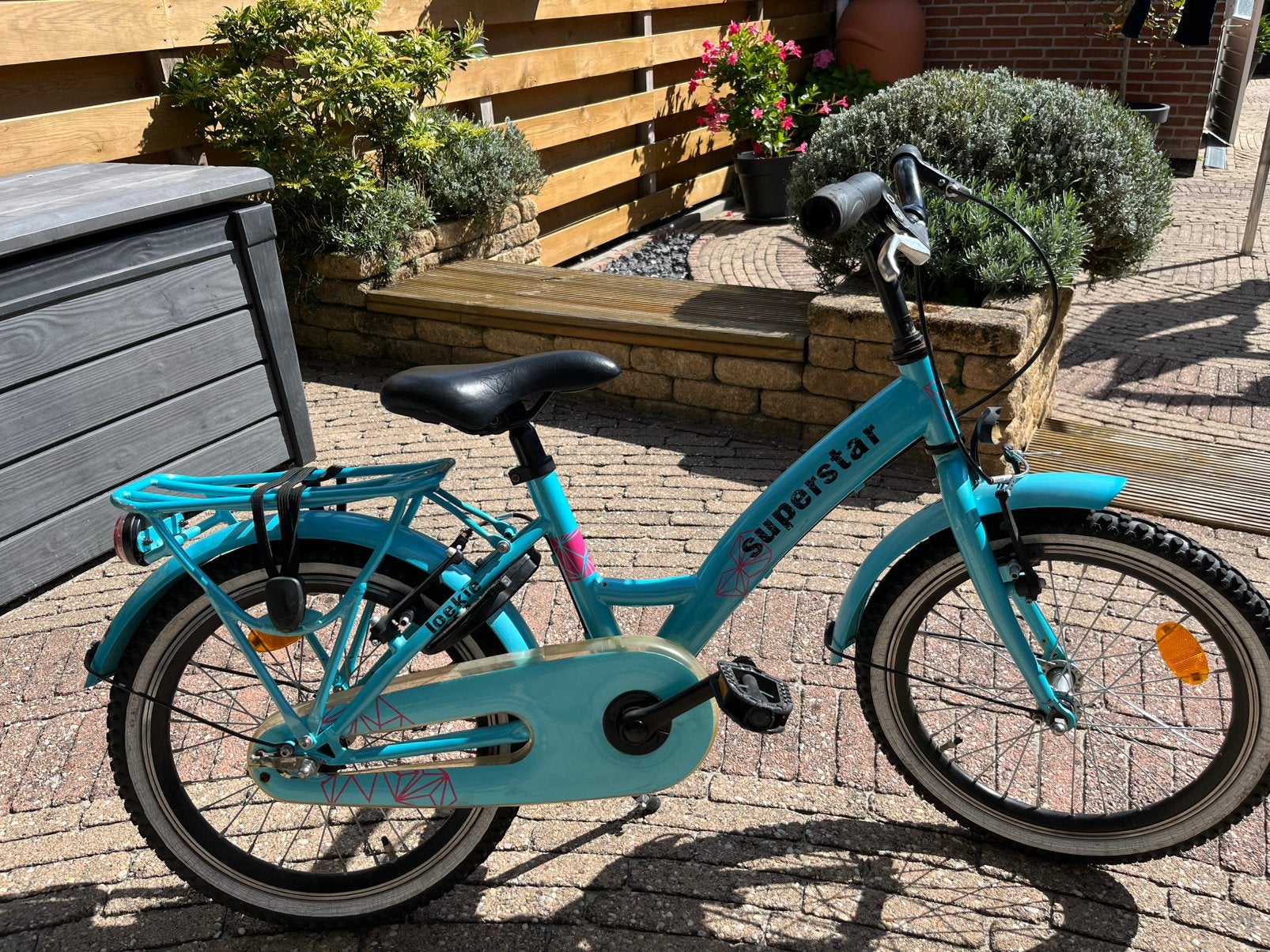 Kinderfiets Loekie, Ophalen of Verzenden, Zo goed als nieuw