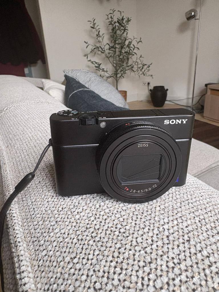 Sony RX100 VII (M7) met SD kaart en reistas, Audio, Tv en Foto, Fotocamera's Digitaal, Ophalen, Compact, Zo goed als nieuw, 4 t/m 7 keer