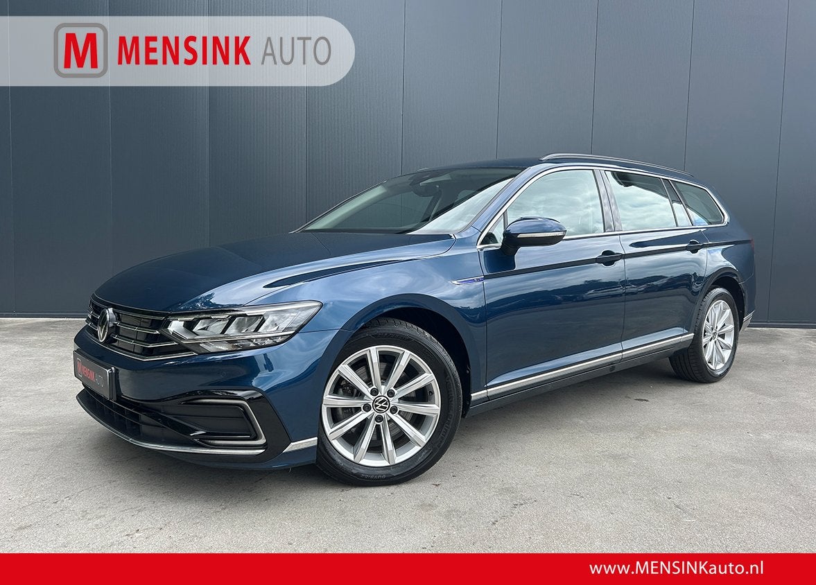 Volkswagen Passat variant 1.4 TSI PHEV GTE 1e EIGENAAR NAVI, Gebruikt, 4 cilinders, Blauw, Hybride Elektrisch/Benzine