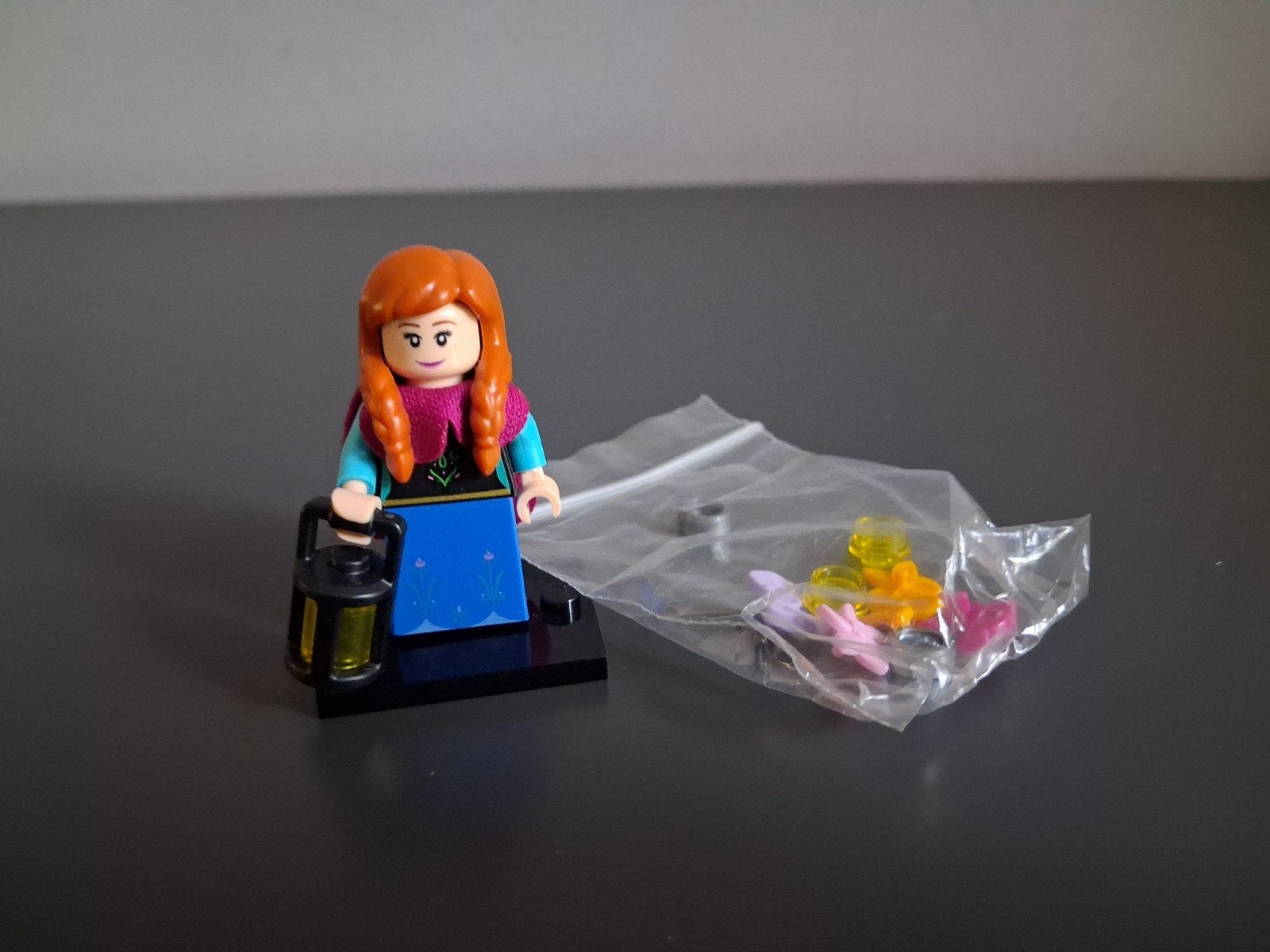 LEGO Disney Anna Minifiguur met accessoires, Ophalen of Verzenden, Zo goed als nieuw, Overige merken